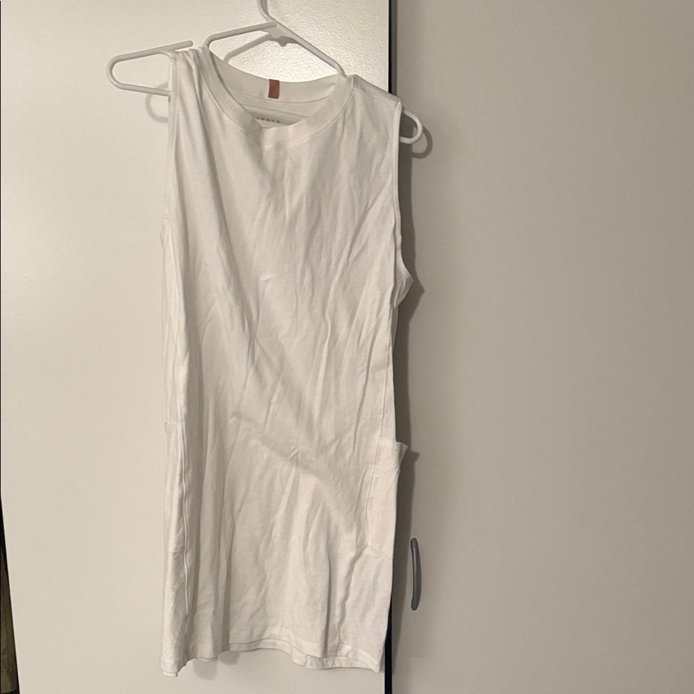 Lunya coverup